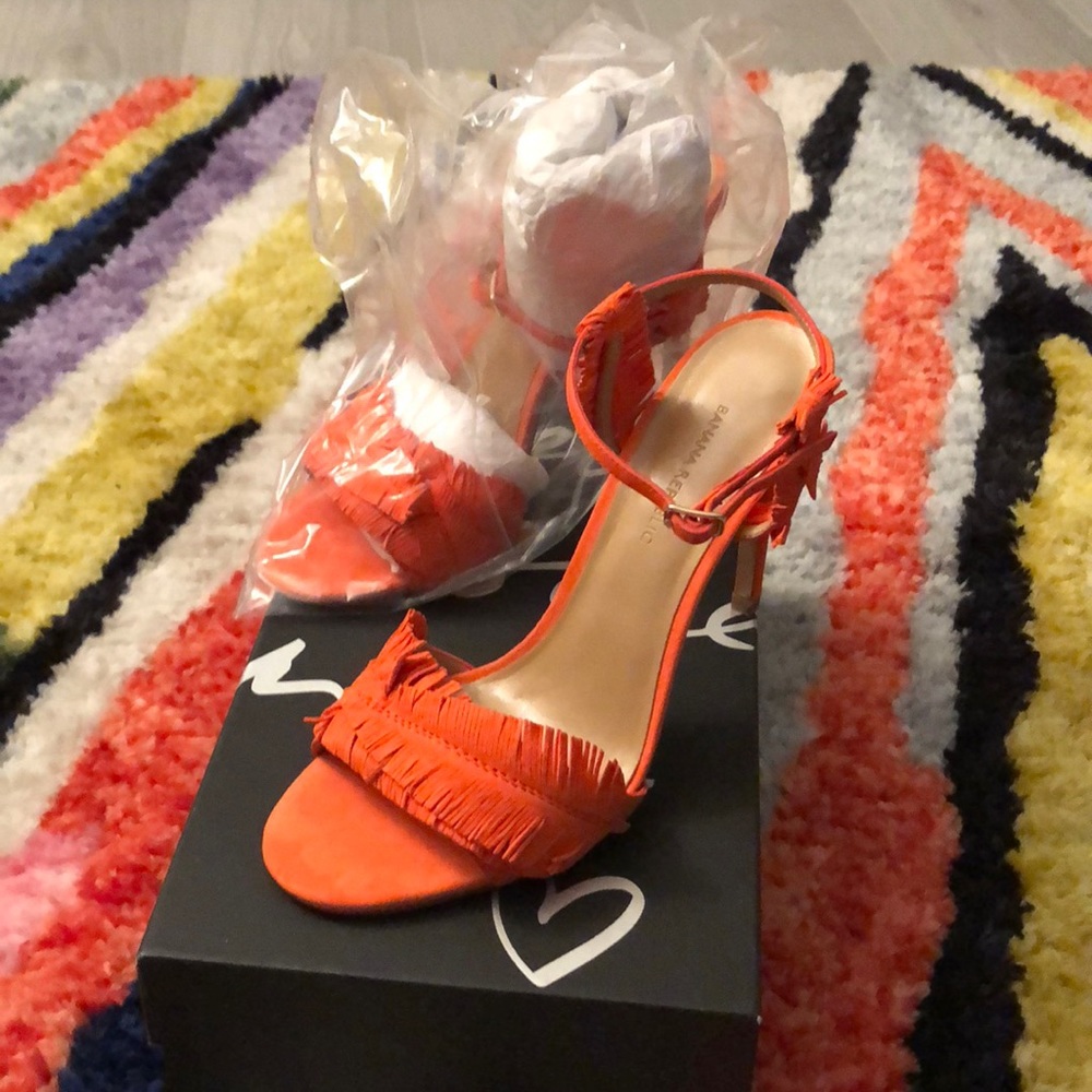 Banana Republic Bryn orange fringe heel size 8
